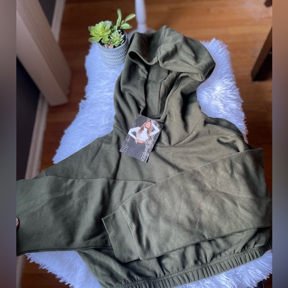 Naked wardrobe Cropped Hoodie 💚 - Picture 4 of 7